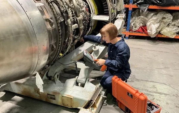 使用 Everest MViQ+ 檢查發動機 使用 Everest MViQ+ 檢查發動機